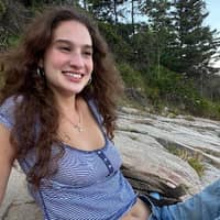 Sitter Profile Image: Anna L.