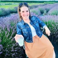 Sitter Profile Image: Christine R.