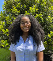 Sitter Profile Image: Aaris W.