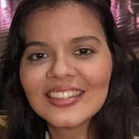 Sitter Profile Image: Xênia T.