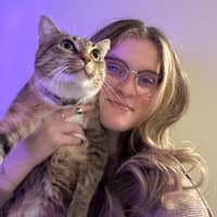 Sitter Profile Image: Holly H.