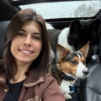 Sitter Profile Image: Victoria R.