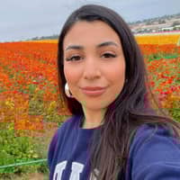 Sitter Profile Image: Valerie M.