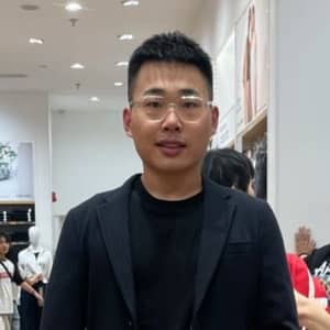 Sitter Profile Image: zhonghao D.