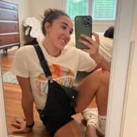 Sitter Profile Image: Isabella M.