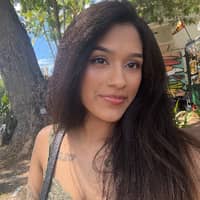 Sitter Profile Image: Elizabeth M.