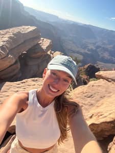 Sitter Profile Image: Chloe G.