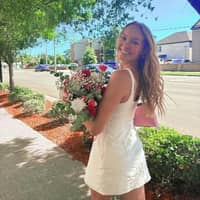 Sitter Profile Image: Nicole R.