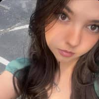 Sitter Profile Image: Mia M.