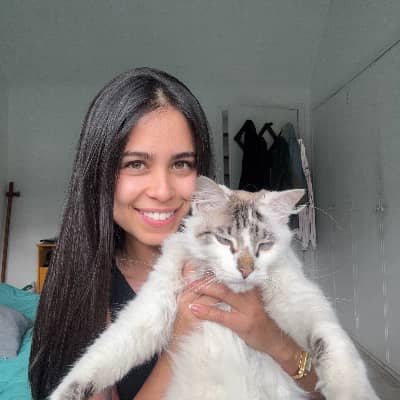 Sitter Profile Image: DANIELA O.