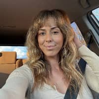 Sitter Profile Image: Lindsey W.