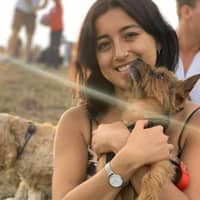 Sitter Profile Image: Laura L.