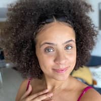 Sitter Profile Image: Isabela P.
