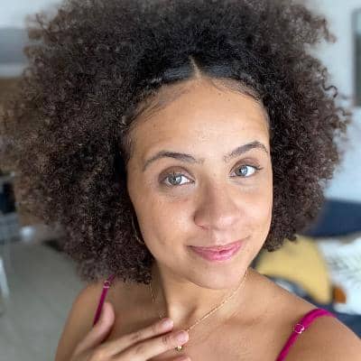 Sitter Profile Image: Isabela P.