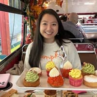 Sitter Profile Image: Linh V.