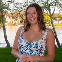 Sitter Profile Image: Laura S.