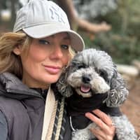 Sitter Profile Image: Julie E.