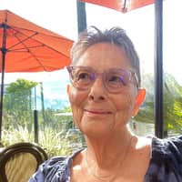 Sitter Profile Image: Helen b.