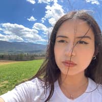 Sitter Profile Image: Lillian M.