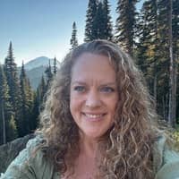 Sitter Profile Image: Angela P.