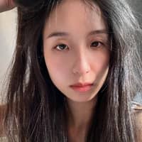 Sitter Profile Image: YUWEI H.