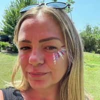 Sitter Profile Image: Laura N.