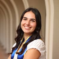 Sitter Profile Image: Isabella K.