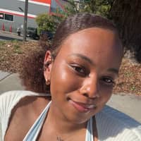 Sitter Profile Image: Nia S.