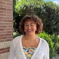 Sitter Profile Image: Isabella N.