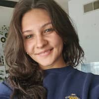 Sitter Profile Image: Isabella C.