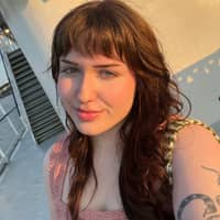 Sitter Profile Image: Abigail J.