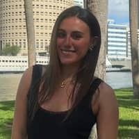 Sitter Profile Image: bella r.