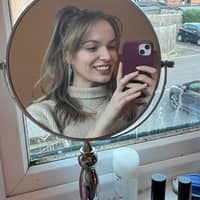 Sitter Profile Image: Lucy B.