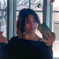 Sitter Profile Image: Larissa F.