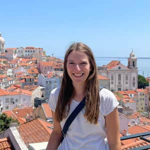 Sitter Profile Image: Lena M.