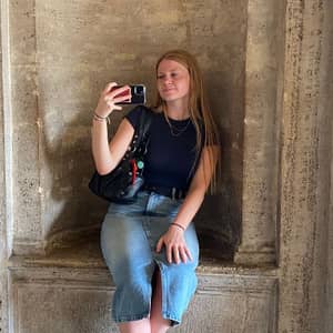 Sitter Profile Image: Madeleine D.