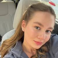 Sitter Profile Image: Arina K.