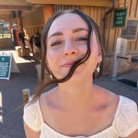 Sitter Profile Image: Jocelyn B.