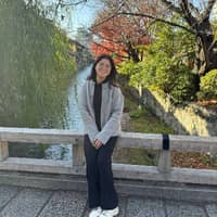 Sitter Profile Image: Xue W.