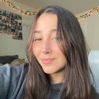 Sitter Profile Image: Olivia W.