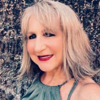 Sitter Profile Image: Debra K.