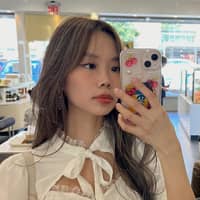 Sitter Profile Image: Tess K.