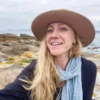 Sitter Profile Image: erin e.