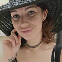 Sitter Profile Image: April D.