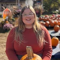 Sitter Profile Image: Evelina P.