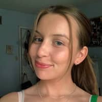 Sitter Profile Image: Julia M.