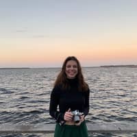Sitter Profile Image: Isabella N.