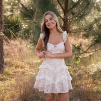 Sitter Profile Image: Mackenzie S.