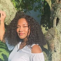 Sitter Profile Image: Zoe W.