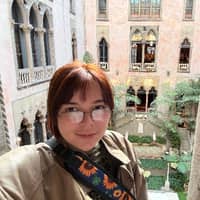 Sitter Profile Image: Caitlyn K.